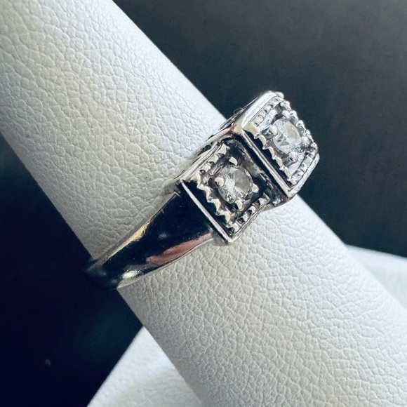 Vintage 14K White Gold Art Deco Diamond Square Raised Scrollwork Ring size 7 - Picture 4 of 8